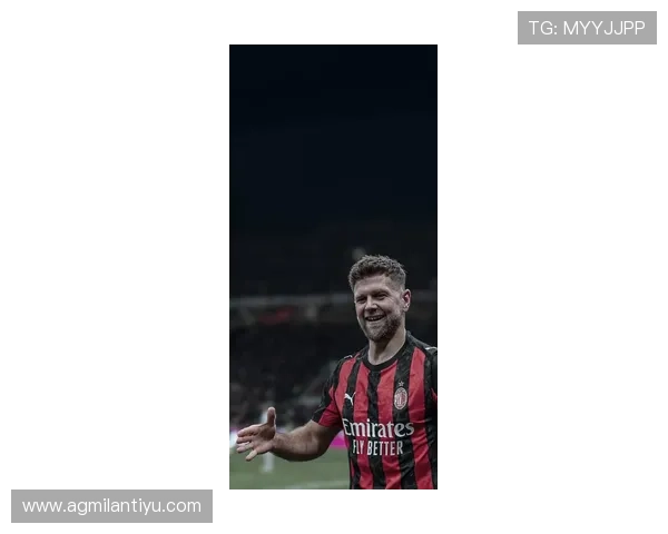 最新2023年高清版AC米兰壁纸高清版为你的手机桌面增添浓厚的足球激情高清版